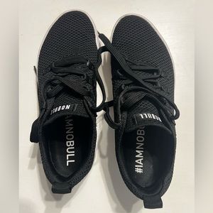 NOBULL women’s rec trainer black/white size 9